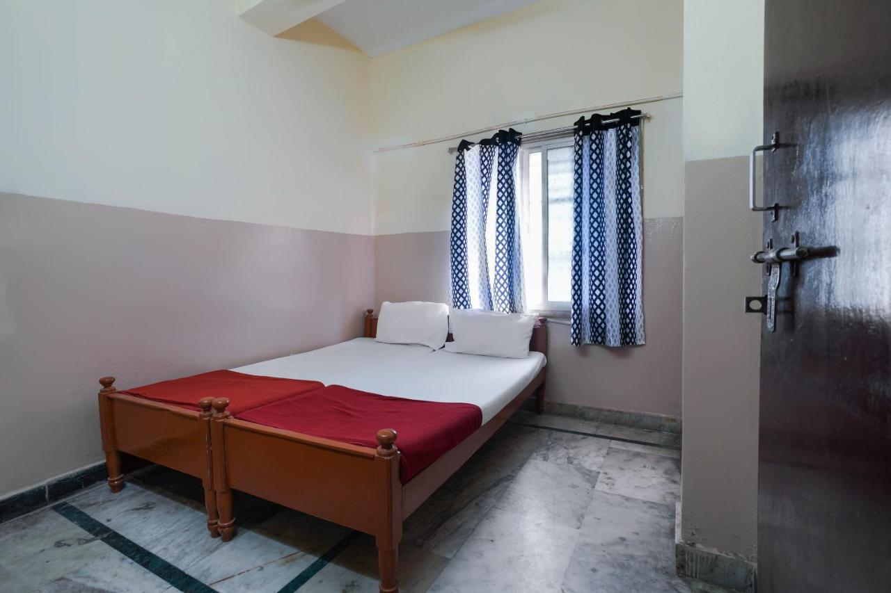 Spot On Sri Sai Lohith Lodge Near Snow World Secundurabad Extérieur photo