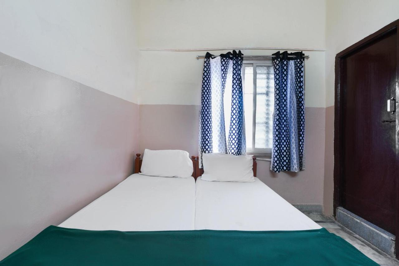 Spot On Sri Sai Lohith Lodge Near Snow World Secundurabad Extérieur photo