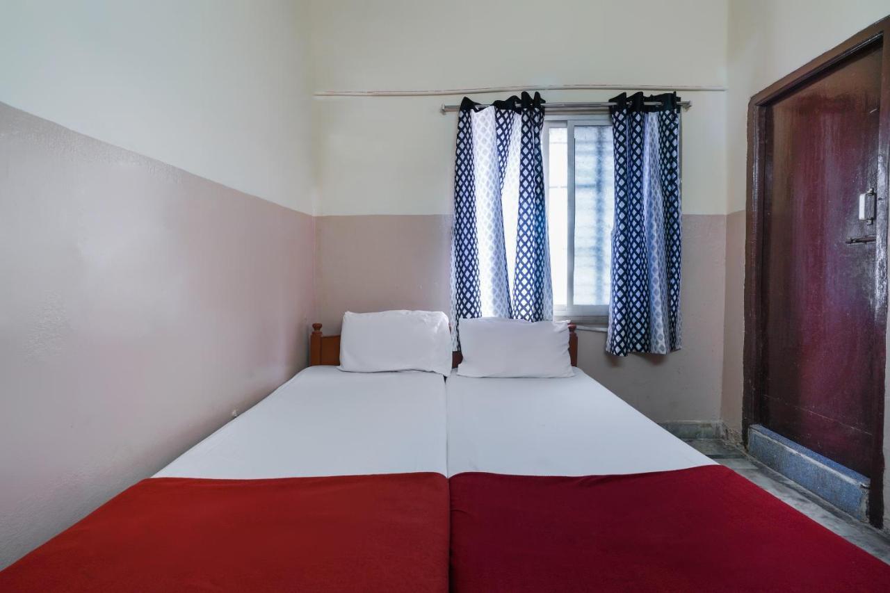 Spot On Sri Sai Lohith Lodge Near Snow World Secundurabad Extérieur photo
