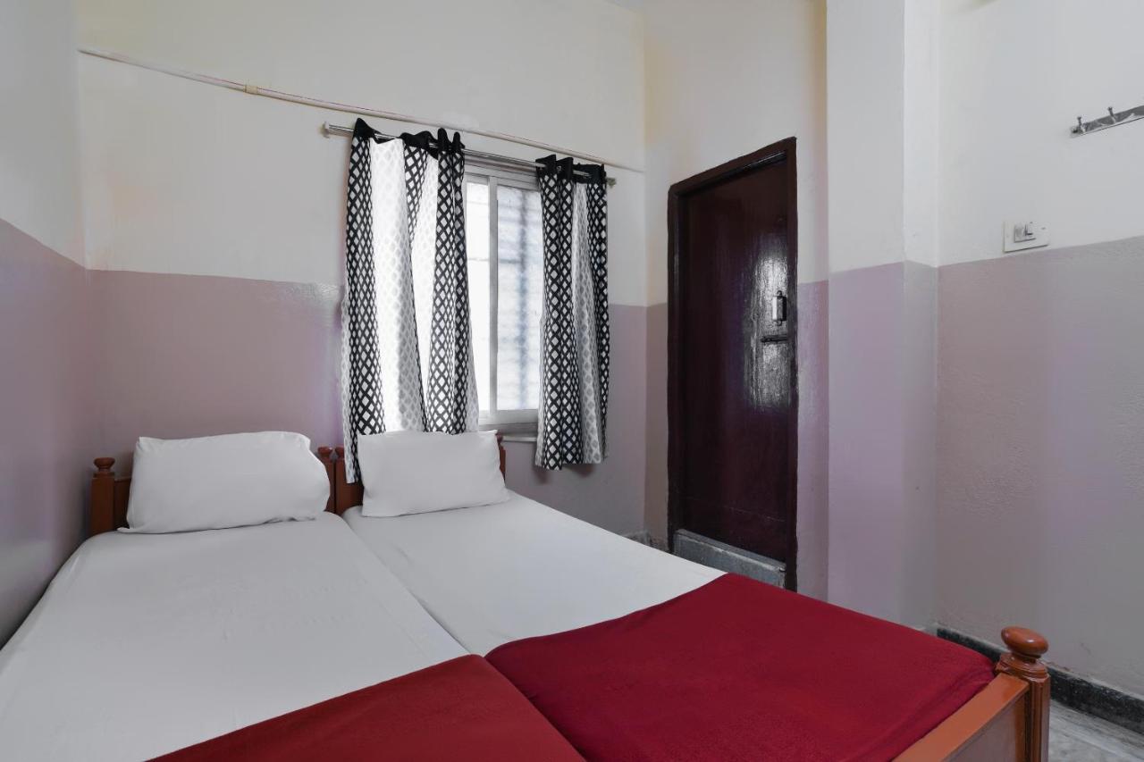 Spot On Sri Sai Lohith Lodge Near Snow World Secundurabad Extérieur photo