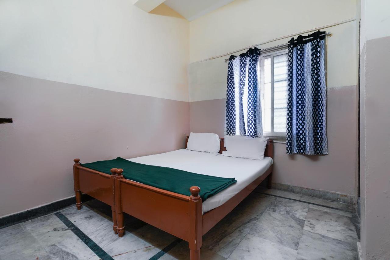 Spot On Sri Sai Lohith Lodge Near Snow World Secundurabad Extérieur photo